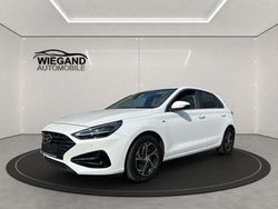 Weiß Gebraucht 2020 Hyundai i30 Trend Limousine | 16.989 € (Fairer Preis)