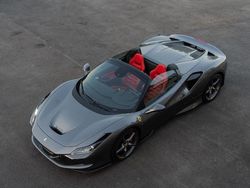 Silber Gebraucht 2024 Ferrari F8 Cabrio | 385.000 €