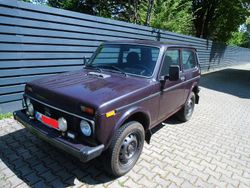 Violet Gebraucht 2009 Lada niva SUV | 5.000 € (Etwas zu teuer)