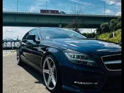 Blau Gebraucht 2011 Mercedes CLS500 Limousine | 16.990 €