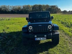 Schwarz Gebraucht 2012 Jeep Wrangler Sahara SUV | 29.900 € (Teuer)