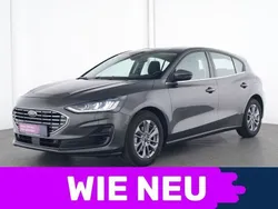 Grau Gebraucht 2023 Ford Focus Titanium Limousine | 19.765 € (Superpreis)