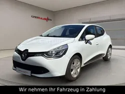 Weiß Gebraucht 2015 Renault Clio IV Dynamique Limousine | 3.900 € (Guter Preis)