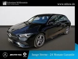 Schwarz kosmosschwarz Gebraucht 2024 Mercedes CLA180 Shooting Brake AMG Kombi | 29.270 € (Fairer Preis)