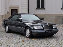 Schwarz Gebraucht 1996 Mercedes E320 Cabrio | 39.900 €