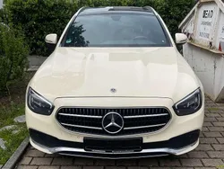 Beige Gebraucht 2023 Mercedes E220 Kombi | 35.900 € (Fairer Preis)