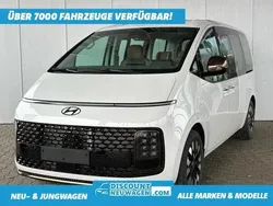 Creamy white metallic Gebraucht 2025 Hyundai Staria Van | 51.300 €