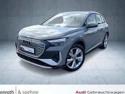 Grau Gebraucht 2022 Audi Q4 e-tron S-Line SUV | 26.420 € (Guter Preis)