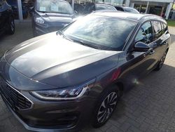 Magnetic grau met. (metallic) Gebraucht 2024 Ford Focus Titanium Kombi | 24.999 € (Etwas zu teuer)