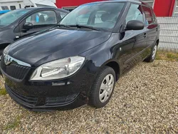 Schwarz Gebraucht 2012 Skoda Fabia Style Limousine | 3.980 € (Fairer Preis)