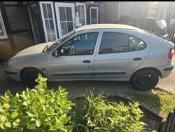 Silber Gebraucht 2000 Renault Mégane Limousine | 650 € (Guter Preis)