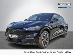 Schwarz / iridium schwarz (metallic) Gebraucht 2023 Ford Mustang Mach-E SUV | 35.000 €