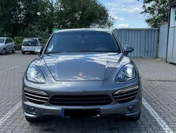 Grau Gebraucht 2012 Porsche Cayenne SUV | 24.900 € (Fairer Preis)