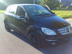 Schwarz Gebraucht 2009 Mercedes B180 Van / Kleinbus | 3.500 € (Guter Preis)