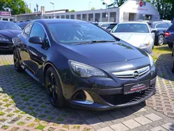 Schwarz Gebraucht 2012 Opel Astra GTC OPC Coupé | 15.995 €