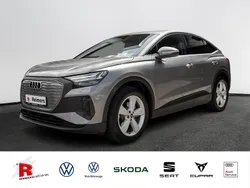 Grau Gebraucht 2022 Audi Q4 Sportback e-tron Sport SUV | 26.990 € (Guter Preis)