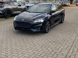 Schwarz Gebraucht 2019 Ford Focus ST-Line Limousine | 13.990 € (Teuer)