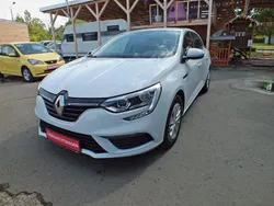 Weiß Gebraucht 2016 Renault Mégane III Experience Limousine | 6.999 € (Guter Preis)