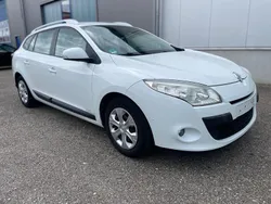 Weiß Gebraucht 2010 Renault Mégane III Kombi | 2.300 € (Superpreis)