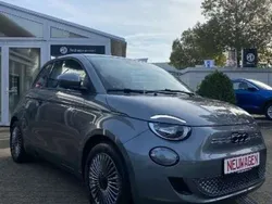 Mineral grau Gebraucht 2023 Fiat 500e Icon Limousine | 29.950 €