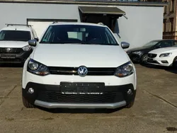 Weiß Gebraucht 2015 VW Polo Cross Kleinwagen | 11.500 € (Etwas zu teuer)