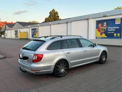 Silber Gebraucht 2013 Skoda Superb Kombi | 7.000 € (Guter Preis)