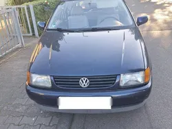 Blau Gebraucht 1997 VW Polo Kleinwagen | 550 €