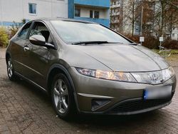 Gold Gebraucht 2006 Honda Civic Kleinwagen | 2.000 €