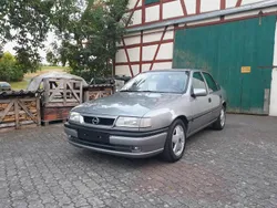 Grau Gebraucht 1994 Opel Vectra Limousine | 2.499 €