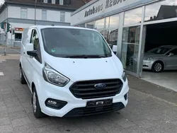 Weiß Gebraucht 2022 Ford Transit Custom Trend Van / Kleinbus | 19.990 € (Guter Preis)