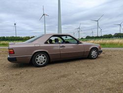 Gold Gebraucht 1992 Mercedes 220 Coupé | 13.579 €