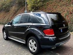 Schwarz Gebraucht 2006 Mercedes ML320 SUV | 7.999 € (Fairer Preis)