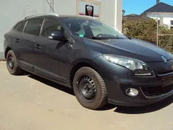 Grau Gebraucht 2013 Renault Mégane III Dynamique Limousine | 1.990 €
