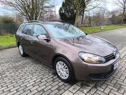 Braun Gebraucht 2011 VW Golf VI Trendline Kleinwagen | 3.900 € (Fairer Preis)