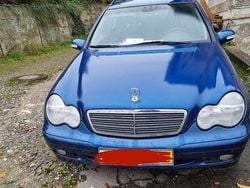 Blau Gebraucht 2002 Mercedes C220 Limousine | 2.200 € (Fairer Preis)