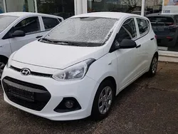 Weiß Gebraucht 2016 Hyundai i10 Classic Kleinwagen | 5.100 € (Guter Preis)