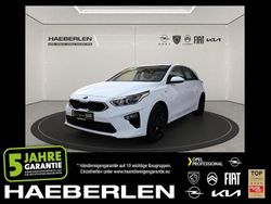 (wd) cararraweiss (metallic) Gebraucht 2021 Kia Ceed Vision Kleinwagen | 16.880 € (Fairer Preis)