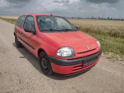 Rot Gebraucht 2001 Renault Clio II Kleinwagen | 2.499 € (Etwas zu teuer)