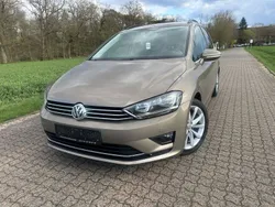 Gold Gebraucht 2016 VW Golf Sportsvan Highline Van / Kleinbus | 16.490 € (Fairer Preis)