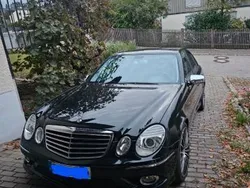 Schwarz Gebraucht 2007 Mercedes E500 Avantgarde Limousine | 19.990 €