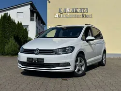 Weiß Gebraucht 2017 VW Touran Comfortline Van / Kleinbus | 9.990 € (Teuer)