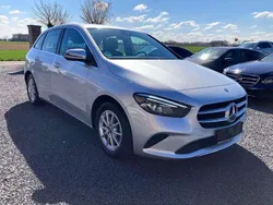 Iridiumsilber Gebraucht 2019 Mercedes B200 Van / Kleinbus | 21.900 € (Fairer Preis)