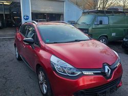 Rot Gebraucht 2016 Renault Clio IV Limousine | 7.500 € (Guter Preis)