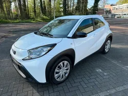 Weiß Gebraucht 2023 Toyota Aygo X-play Kleinwagen | 11.000 € (Guter Preis)