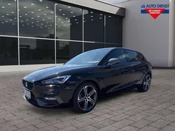 Mitternachtsschwarz (metallic) Gebraucht 2021 Seat Leon FR Limousine | 25.800 € (Teuer)