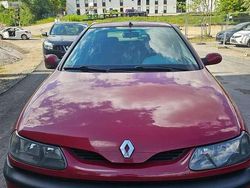 Rot Gebraucht 1999 Renault Laguna Limousine | 1.000 €