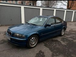 Blau Gebraucht 2001 BMW 320 M Sport Limousine | 3.999 € (Fairer Preis)