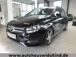 Schwarz Gebraucht 2018 Mercedes B180 Van / Kleinbus | 17.990 € (Fairer Preis)