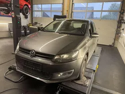 Grau Gebraucht 2010 VW Polo Trendline Kleinwagen | 1.800 €