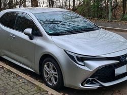 Silber Gebraucht 2023 Toyota Corolla Limousine | 24.995 € (Fairer Preis)
